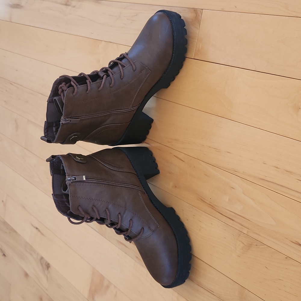 Boots - Picture 2 of 5